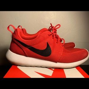 Roshe run size 9 ‼️pre owned‼️